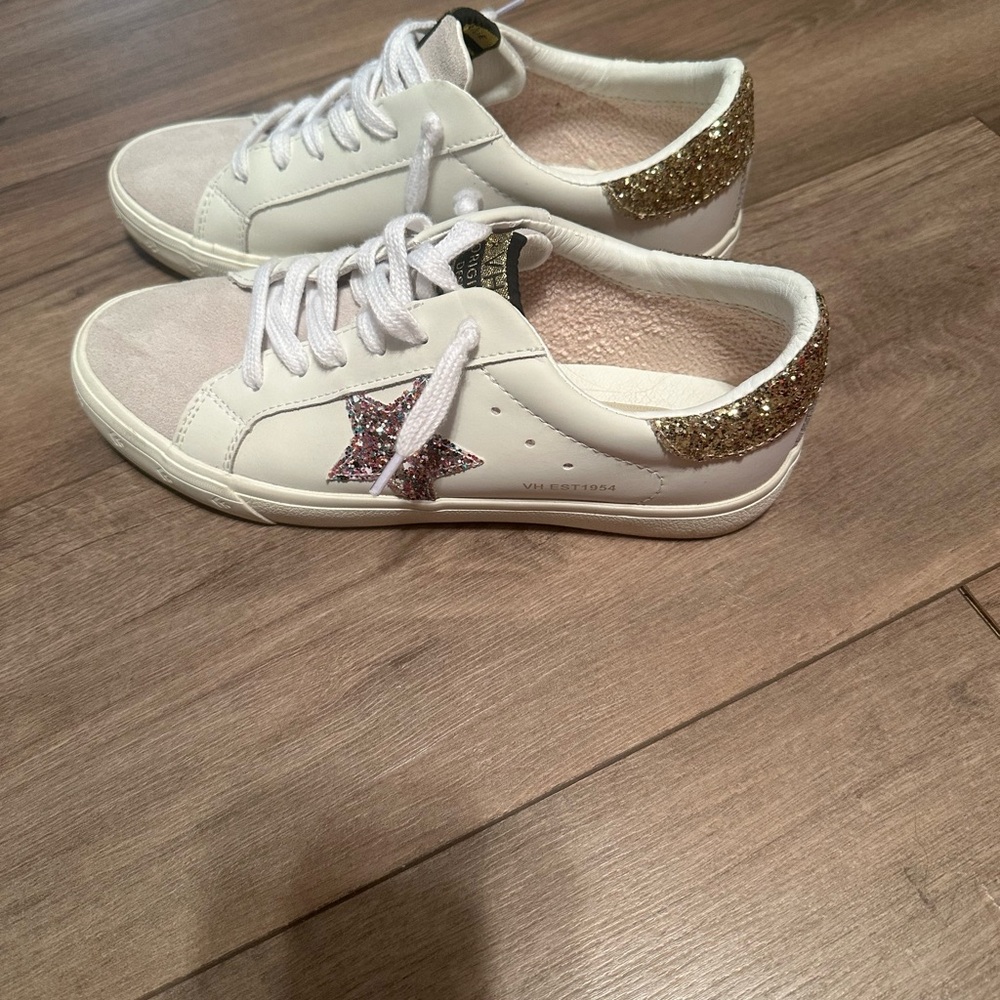 Vintage Havana White Sneakers with Gold and Pink Accents